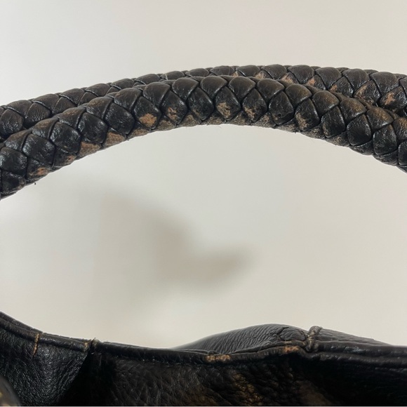 Romeo & Juliet Black Purse - Picture 8 of 10